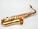 Saxo Tenor Fontai  FT - 6435 L  Dorado  Inclye Estuche y Plumero de Limpieza Estuche y Plumero