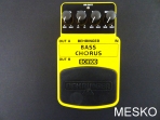 Pedal Behringer BCH 100 de Efecto Chorus para Bajo