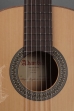 Alhambra 2 F, Guitarra Española, Clásica  Cuerdas Nylon,  TAPA: Cedro Macizo, AROS Y FONDO: Sicomoro, MANGO: Samanguila, DIAPASÓN: Palosanto de India CLAVIJEROS: Niquelados, Incluye Funda ( PRODUCTO AGOTADO )