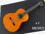 Alhambra 4 F, Guitarra Española Flamenco, Cuerdas Nylon,  TAPA: Abeto Alemán Macizo, AROS Y FONDO: Sicomoro Contrachapado MANGO: Samanguila, DIAPASÓN: Ébano,CLAVIJEROS: Dorado, Incluye Funda (PRODUCTO AGOTADO)