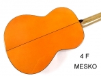 Alhambra 4 F, Guitarra Española Flamenco, Cuerdas Nylon,  TAPA: Abeto Alemán Macizo, AROS Y FONDO: Sicomoro Contrachapado MANGO: Samanguila, DIAPASÓN: Ébano,CLAVIJEROS: Dorado, Incluye Funda (PRODUCTO AGOTADO)
