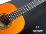 Alhambra 4 F, Guitarra Española Flamenco, Cuerdas Nylon,  TAPA: Abeto Alemán Macizo, AROS Y FONDO: Sicomoro Contrachapado MANGO: Samanguila, DIAPASÓN: Ébano,CLAVIJEROS: Dorado, Incluye Funda (PRODUCTO AGOTADO)