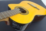 Takamine GC - 6 NT, Guitarra Clásica  20 Espacios, Cuerdas Nylon, con Equalizador  Takamine TP-4 T 