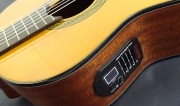 Takamine GC - 3 NAT Guitarra Clásica Cuerdas Nylon con Equalizador  Joyo JE 33 (PRODUCTO AGOTADO)