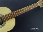Mesko M - 06, Medio Concierto 3/4, Guitarra Cuerdas Nylon, Largo 97 Centímetros, Tapa Pino Abeto   Caja de Sapelly, Puente y Diapasón de Caoba, Maderas Laminadas Teminación Satinado ( 2 ) 