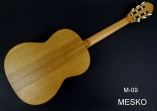 Mesko M-09, Guitarra Mod.Concierto Cuerdas Nylon, Largo 1 Metro, Construida con Maderas Laminadas,Tapa de Sapelly, Caja de Sapelly, Puente y Diapasón de Nogal o Caoba Teminación Satinado  ( 1 )