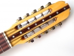 Pedro Quispe T. Charango Linea Profesional  con Equalizador Fishman Presys con Afinador  Incuye Funda # 109