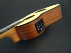 Memphfis  UKE - 26  Ukelele  Contra Alto  tapa de Pino Abeto, Caja de Sapelly Brazo de Cedro con Equalizador Activo 3 Bandas con Afinador  #  17