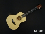 Memphfis  UKE - 26  Ukelele  Contra Alto  tapa de Pino Abeto, Caja de Sapelly Brazo de Cedro con Equalizador Activo 3 Bandas con Afinador  #  17