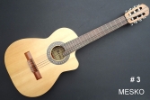 Requinto Mesko, Cubierta Pino Abeto, Cuerpo de Sapelly, Puente de Caoba, Diapasón de Nogal, Clavijero Plateado Holandés de Alta Precisión, Construido con Maderas Laminadas # 3