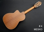 Requinto Mesko, Cubierta Pino Abeto, Cuerpo de Sapelly, Puente de Caoba, Diapasón de Palo Roza , Clavijero Plateado Holandés de Alta Precisión, Construido con Maderas Laminadas # 4
