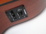 Takamine GC - 1 NAT Guitarra Clásica Cuerdas Nylon con Equalizador Fishman Isys con Afinador.  # 14 