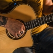 Guitarra Washaburn  AG 70 CE Electroacústica Ecualizador Barcus Berry con Afinador de 3 bandas  #  46
